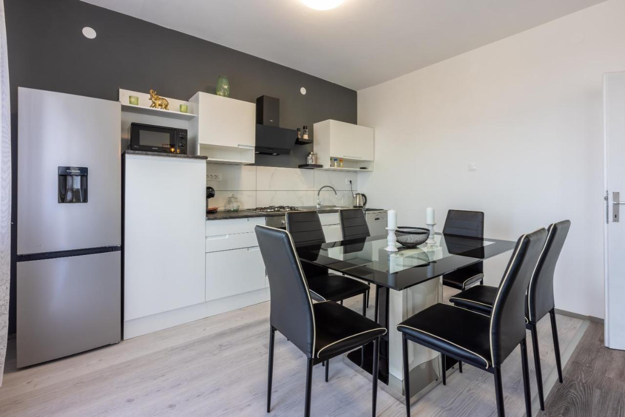 Apartman Dora Crikvenica Esterno foto